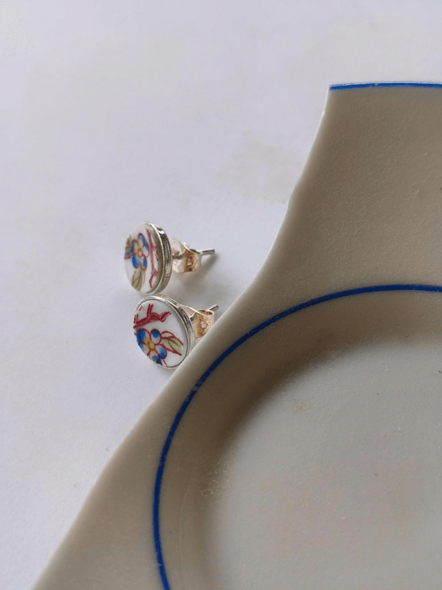 Boucles d'oreilles puces rondes - porcelaine - Sarreguemines no.1