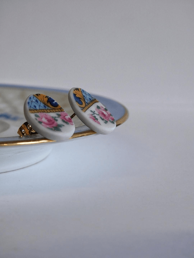Boucles d'oreilles puces ovales - porcelaine - Limoges Raynaud no.1