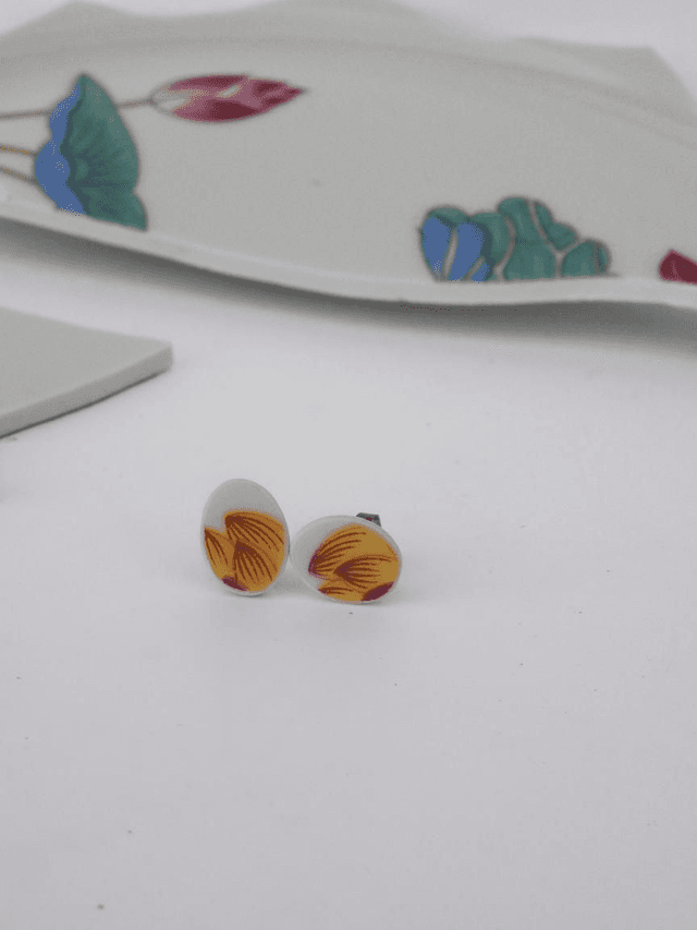 Boucles d&#039;oreilles - porcelaine Charles Field Haviland - modèle Lotus no.8