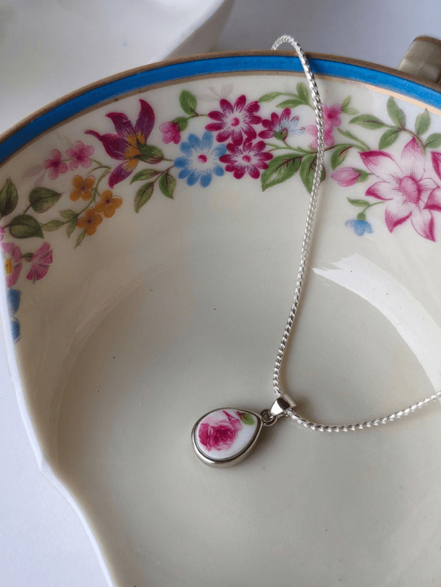 Pendentif goutte - porcelaine tchécoslovaque - Pirkenhammer no.1