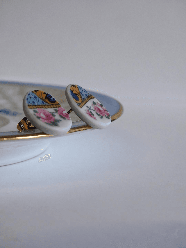 Boucles d&#039;oreilles puces ovales - porcelaine - Limoges Raynaud no.1