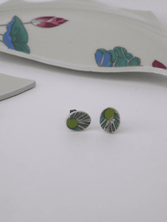 Boucles d&#039;oreilles - porcelaine Charles Field Haviland - modèle Lotus no.3